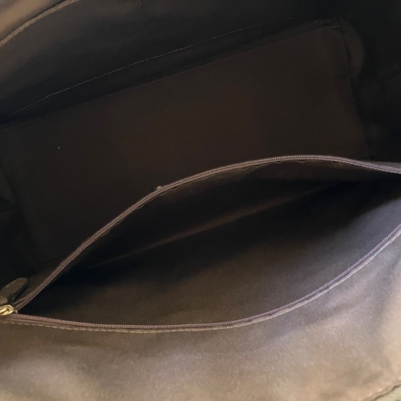 Coach Gallery Tote in Signature Logo - Picture 8 of 8